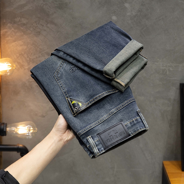 ブランドジーンズ側面デザイン